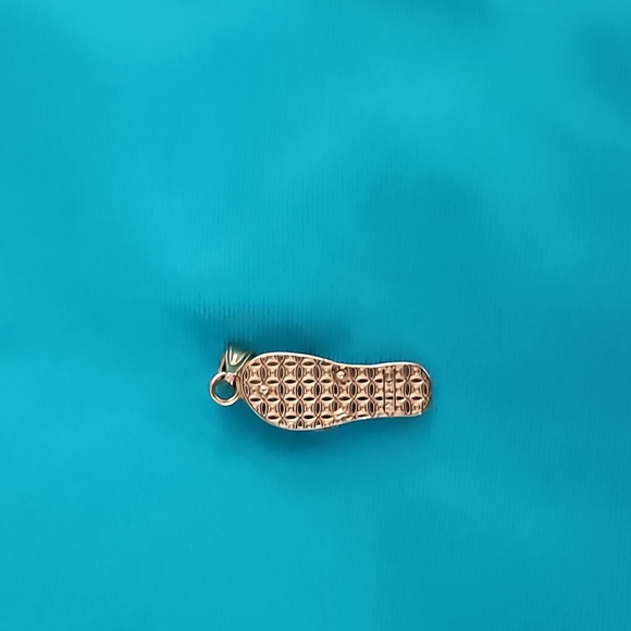 14kt Flip Flop Pendant - Picture 2 of 5
